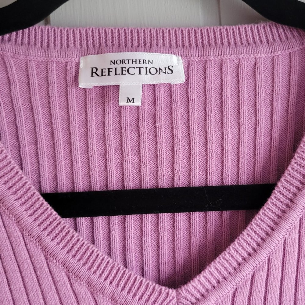 Northern Reflection 100% Cotton Ribbed V-neck - Picture 3 of 5